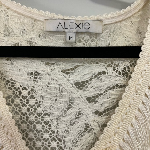 White Fringe Top size M - Picture 3 of 9